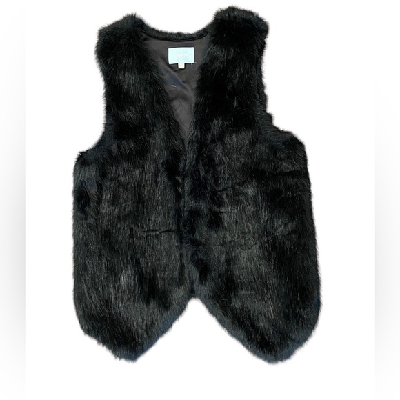 SKIES ARE BLUE Faux Fur Vest - Picture 1 of 9